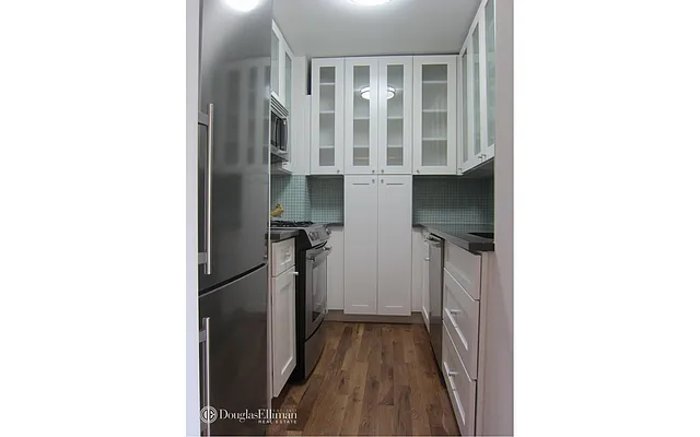 Rented by Douglas Elliman | media 10