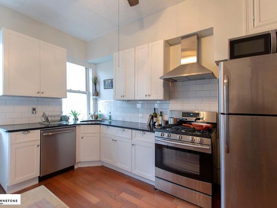 2nd image of 194 W 9th St