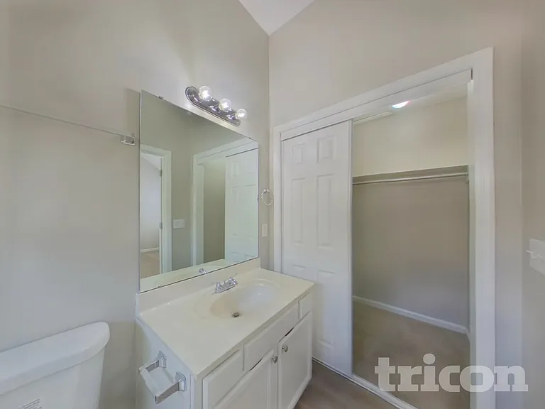 136 Westport Dr — Photo 9