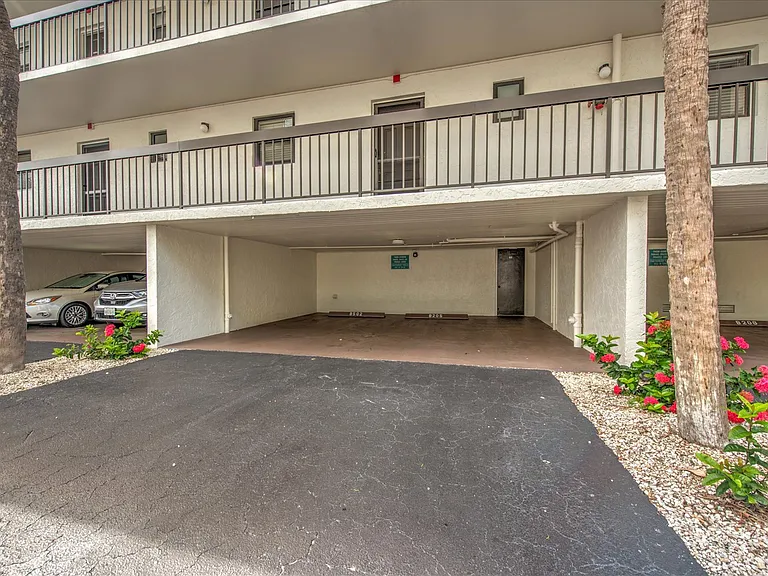 1027 Anglers Cv #B502 — Photo 14