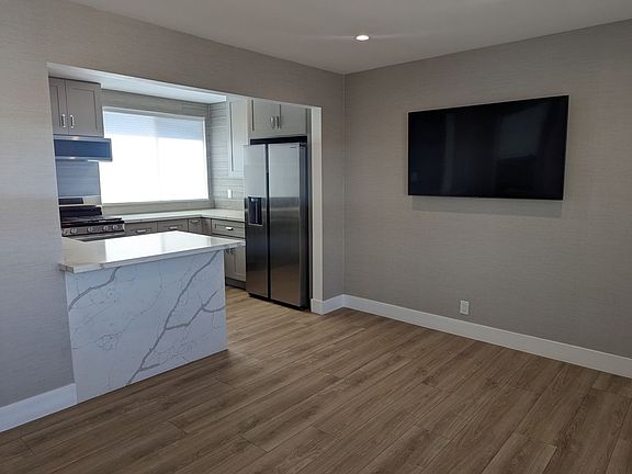 3rd image of 3314 Mission Blvd #5