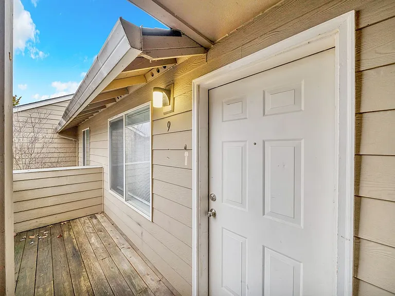 12150 SW Allen Blvd — Photo 24