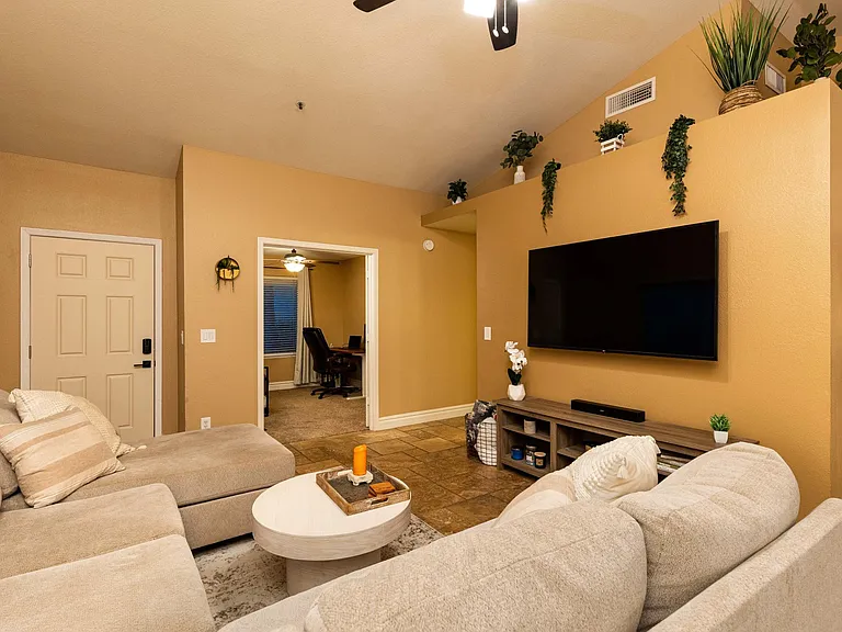 10371 E Davenport Dr — Photo 20