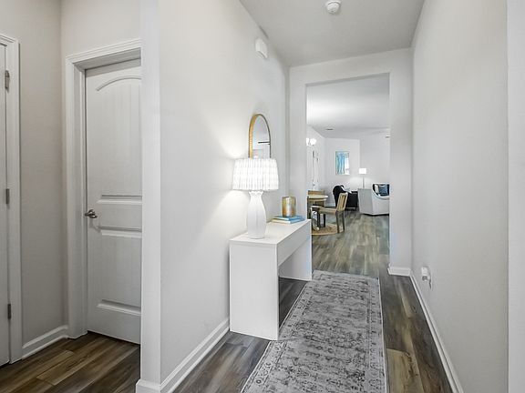 3rd image of 1103 Meridian Dr