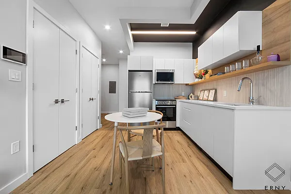 Rented by ERNY LLC | media 4