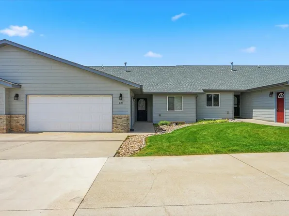 221 Thunderbolt Ct, Spearfish, SD 57783