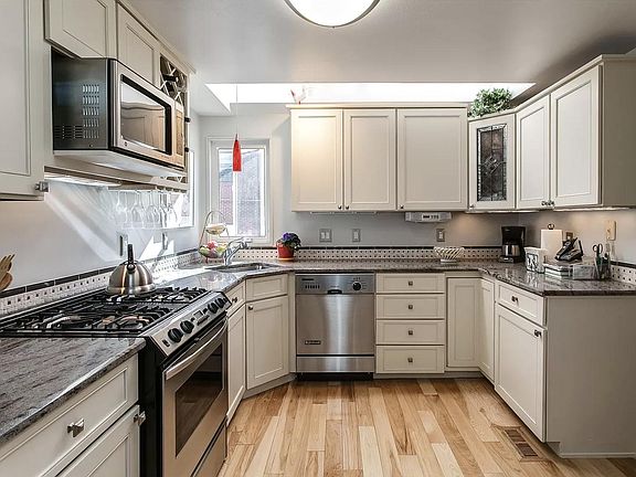 Bright spacious kitchen