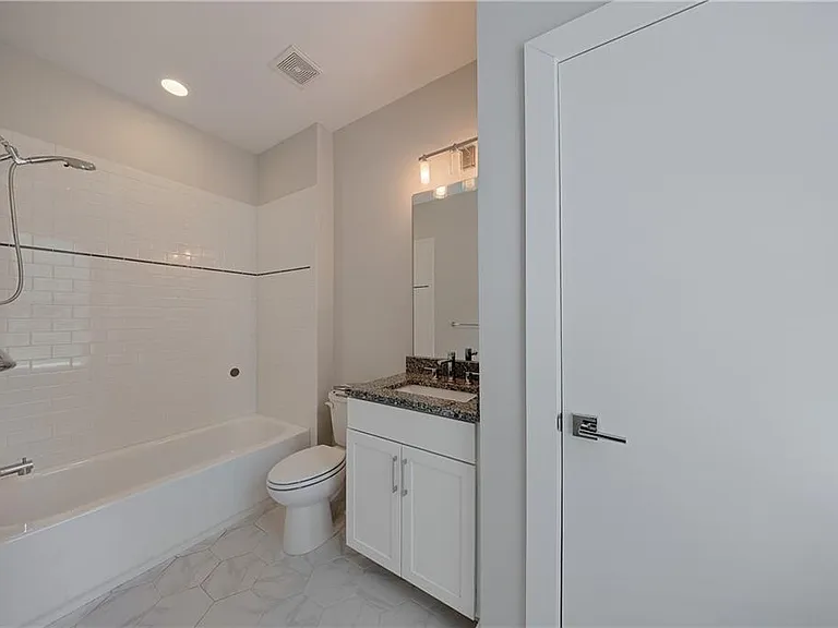 733 Taylor Ct NE — Photo 40
