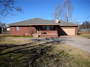 7001 Robey Dr, Edmond, OK 73034