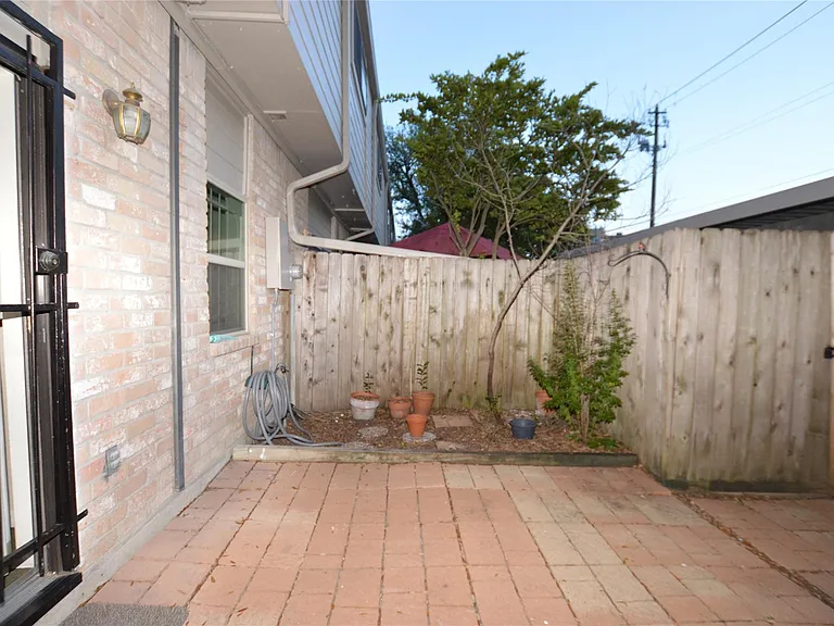 3729 Wakeforest St — Photo 25