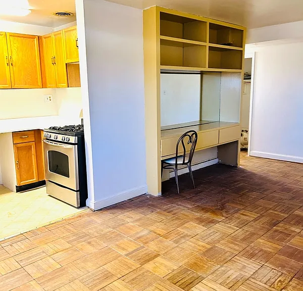 1577 N Colonial Ter — Photo 5