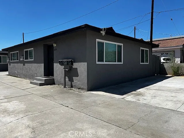 3 bed, 1.5 bath, 1200 sqft, $3,000 — Photo 1