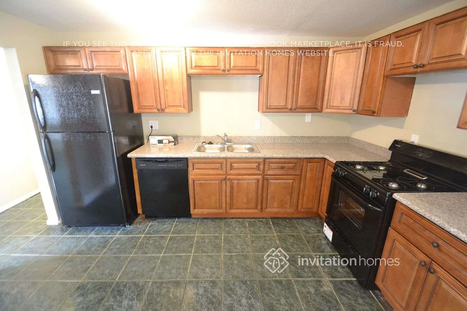 1643 N 56th Ln Phoenix, AZ 85035 — Photo 4