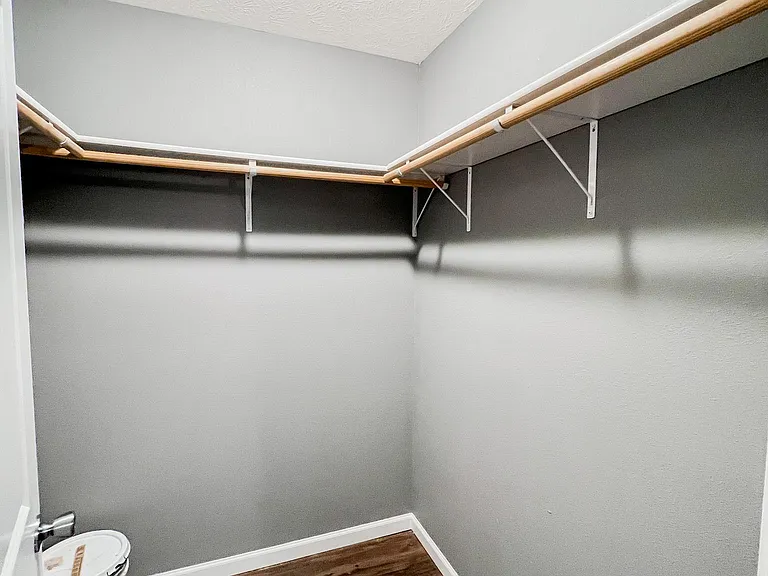 504 E Boulevard St — Photo 6