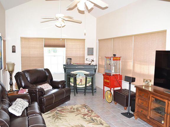4th image of 512 Fairways Dr #512