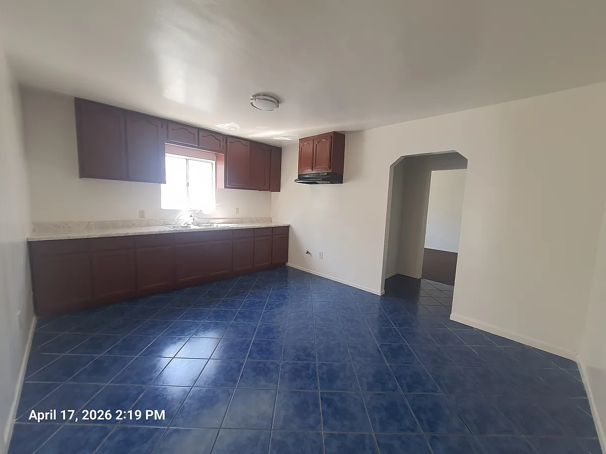 Kitchen - 1207 E 76th St #1207