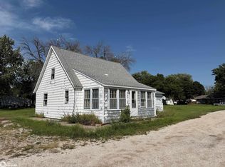 102 NW 7th St, Pocahontas, IA 50574