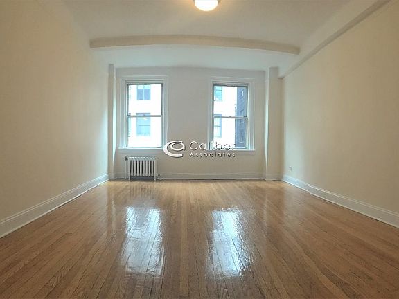 2nd image of 25 E 10th St APT 8A