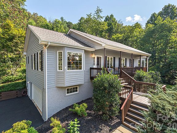 2nd image of 212 Blue Ridge Vis