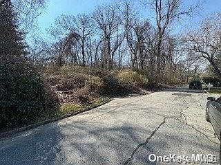 3rd image of Seacrest Drive