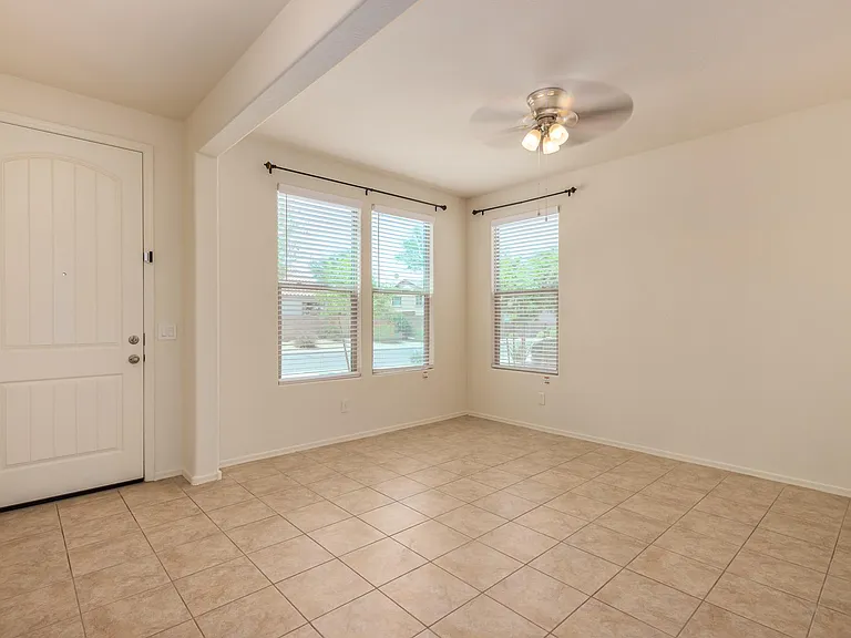 7503 S 12th Ave — Photo 5