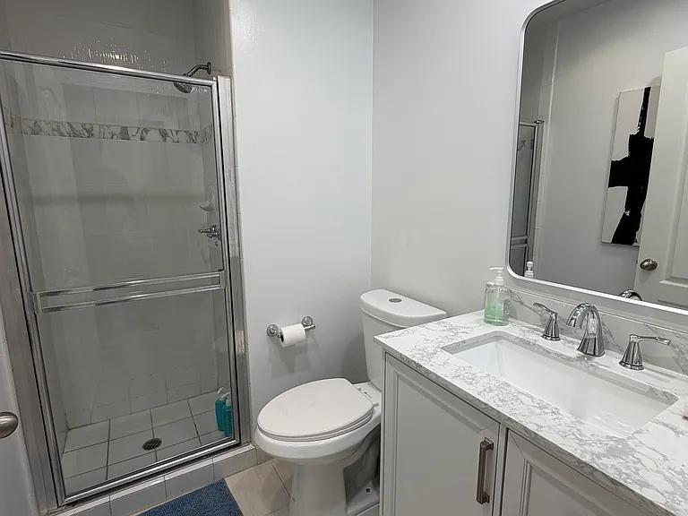 435 Arnaz Dr #200 — Photo 19