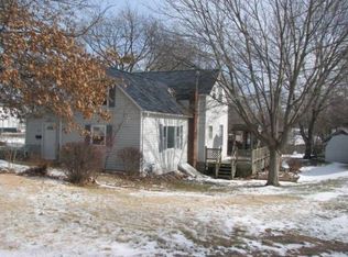 210 Emmett St, Burlington, IA 52601