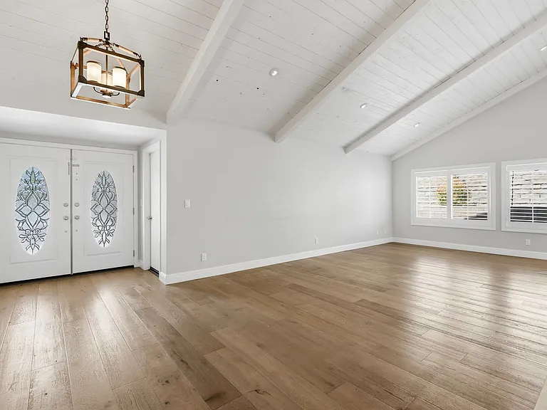 3235 W Sierra Dr — Photo 13