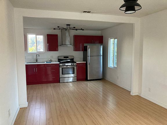 4th image of 4949 Buchanan St #4951