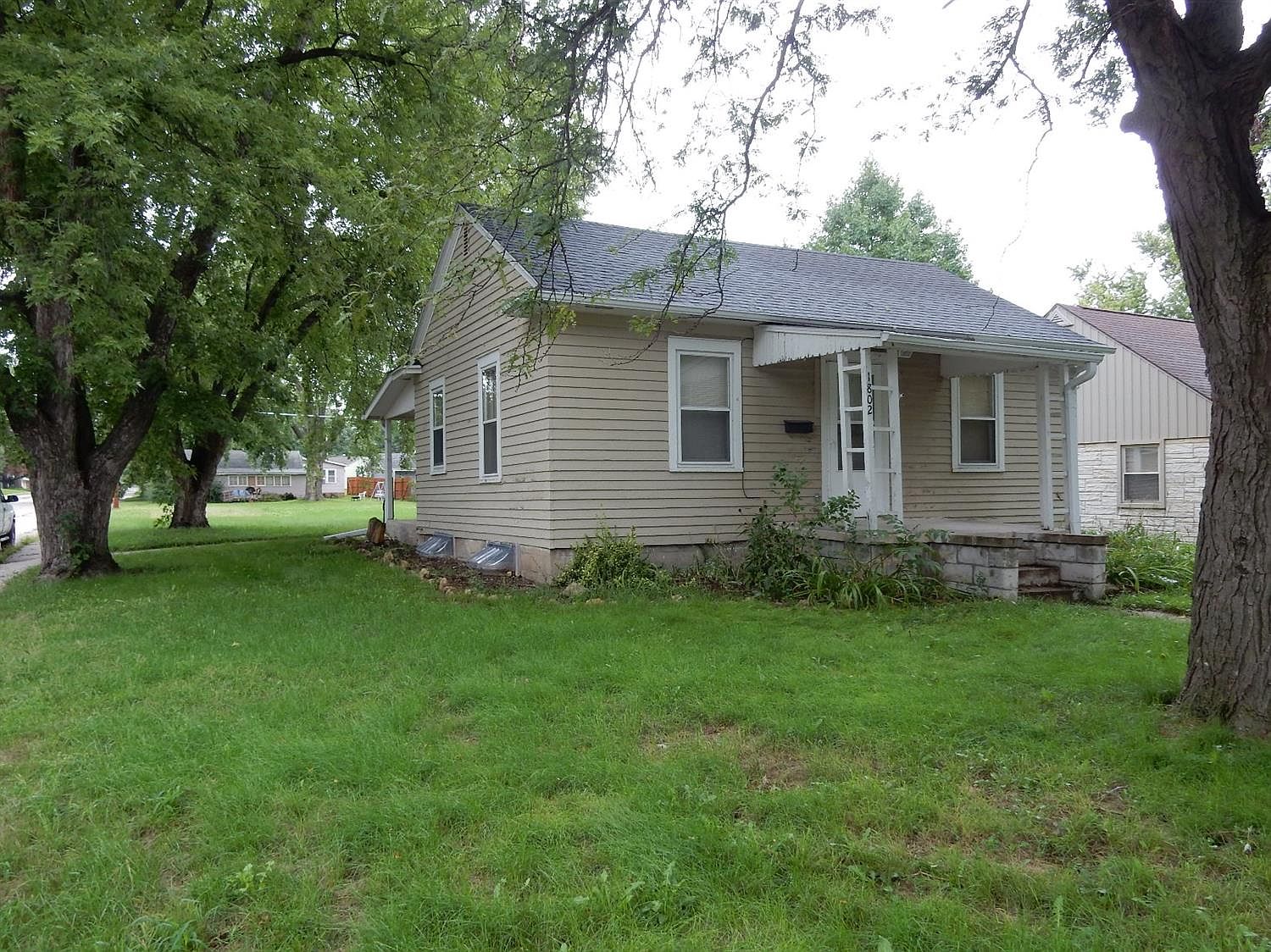 1802 Lincoln St Beatrice NE 68310 Zillow