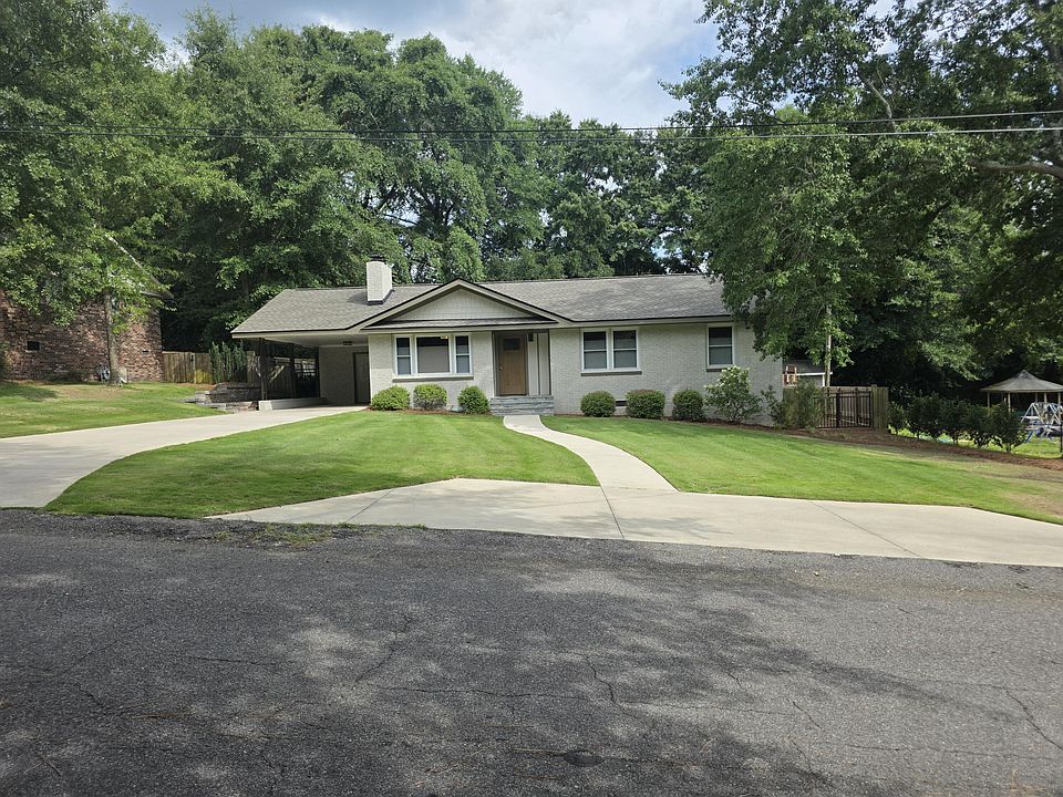 1st image of 904 Valley View St