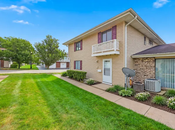 18 Eastham Ct #18, Schaumburg, IL 60193