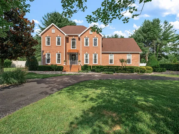 100 Kings Pl, Tullahoma, TN 37388