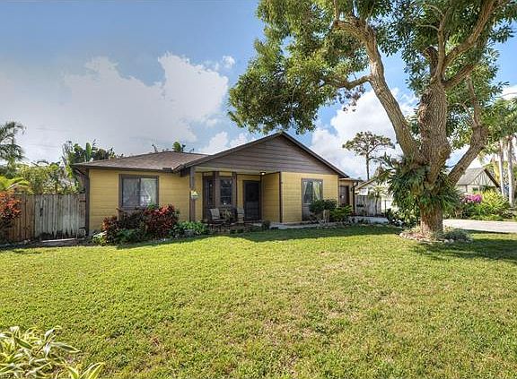 2nd image of 10820 Saint Lucia Ct