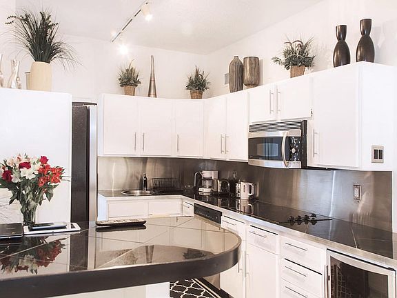 4th image of 2109 Bayshore Blvd Unit 201