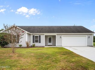 605 Denim Dr, Richlands, NC 28574