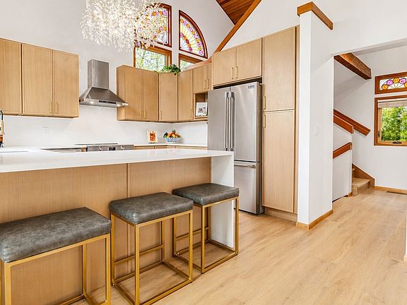 5th image of 2419 Federal Avenue E