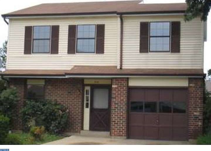 1st image of 310 Brandon Dr