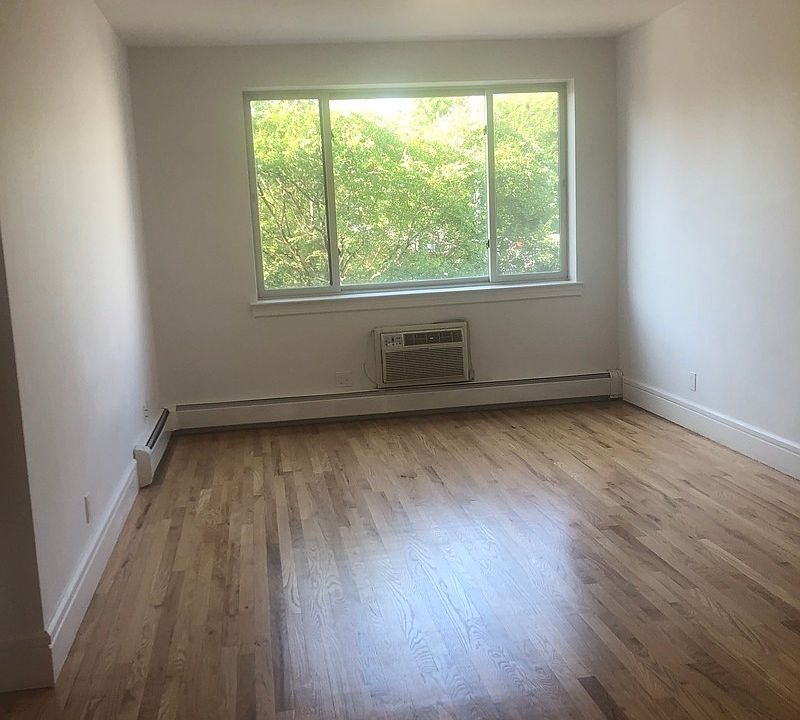 1st image of 49 Garnet St #2A
