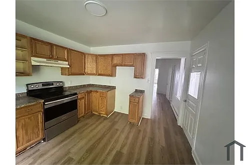409 E Chestnut St Photo 1