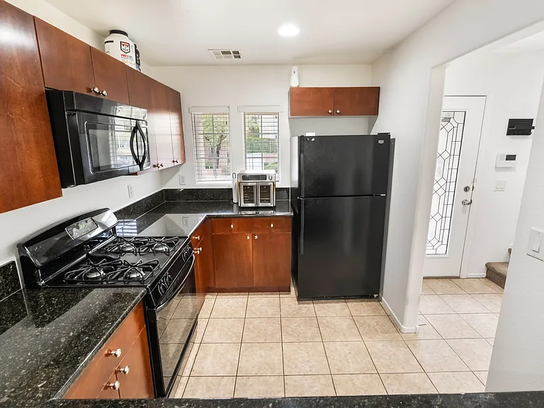 9132 Gabardine Ave — Photo 15