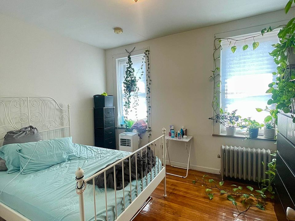 1st image of 2131 27th St APT D4