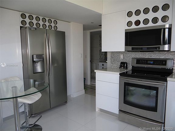 4th image of 3300 NE 191st St APT 401