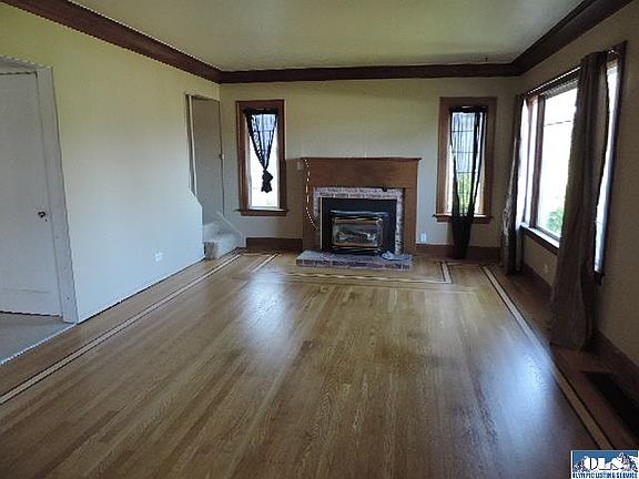 4th image of 226 W 12th St