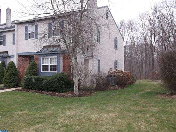 2nd image of 2205 Dawn Way