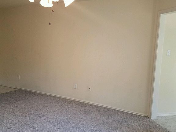 4th image of 164 Blackbear Ln
