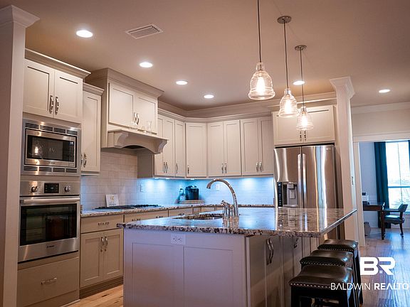 4th image of 6684 Garrison Dr