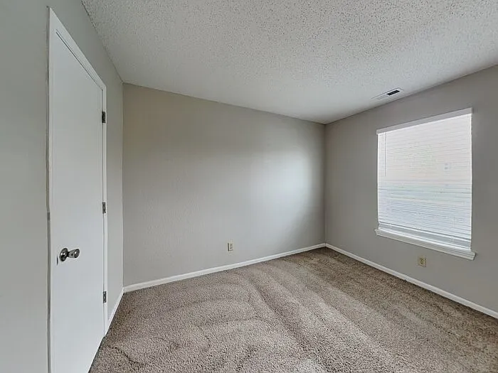 4073 Fairoaks Dr — Photo 8