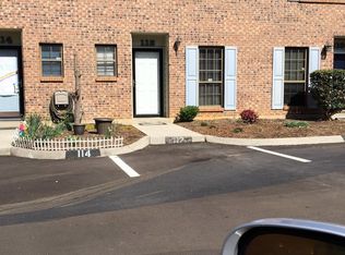 112 Ladbrook Ln, Knoxville, TN 37922