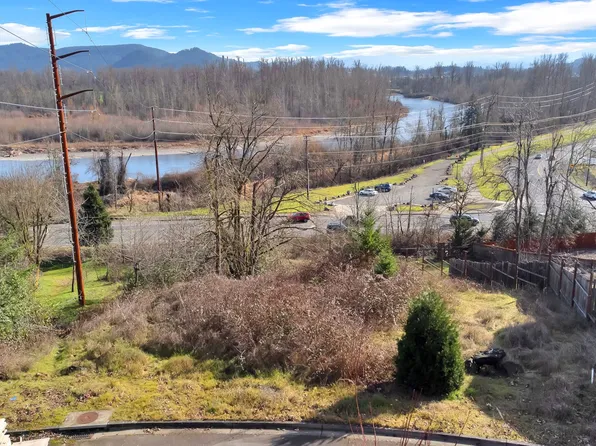 3767 Vitus Ln, Springfield, OR 97477